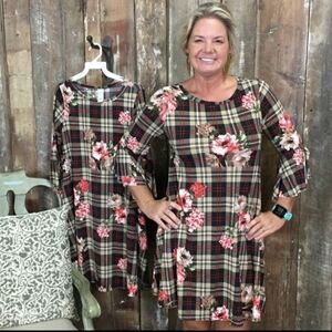 Plaid Floral Dress/Tunic with Belk Trimmed Sleeves and Pockets.